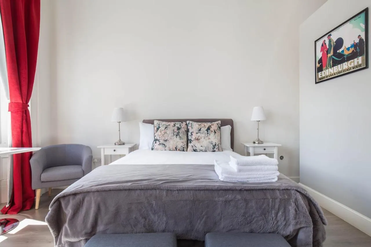 Modern Studio Apartment In Prime Central Location Edinburgh United Kingdom