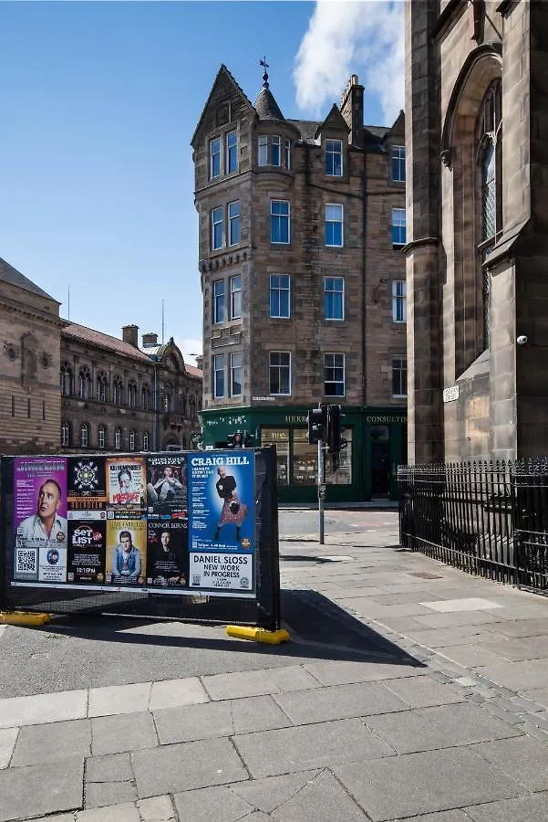 Modern Studio Apartment In Prime Central Location Edinburgh